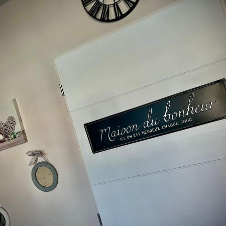Logement Privatif Avec Jacuzzi Apartment Bergues Luaran gambar