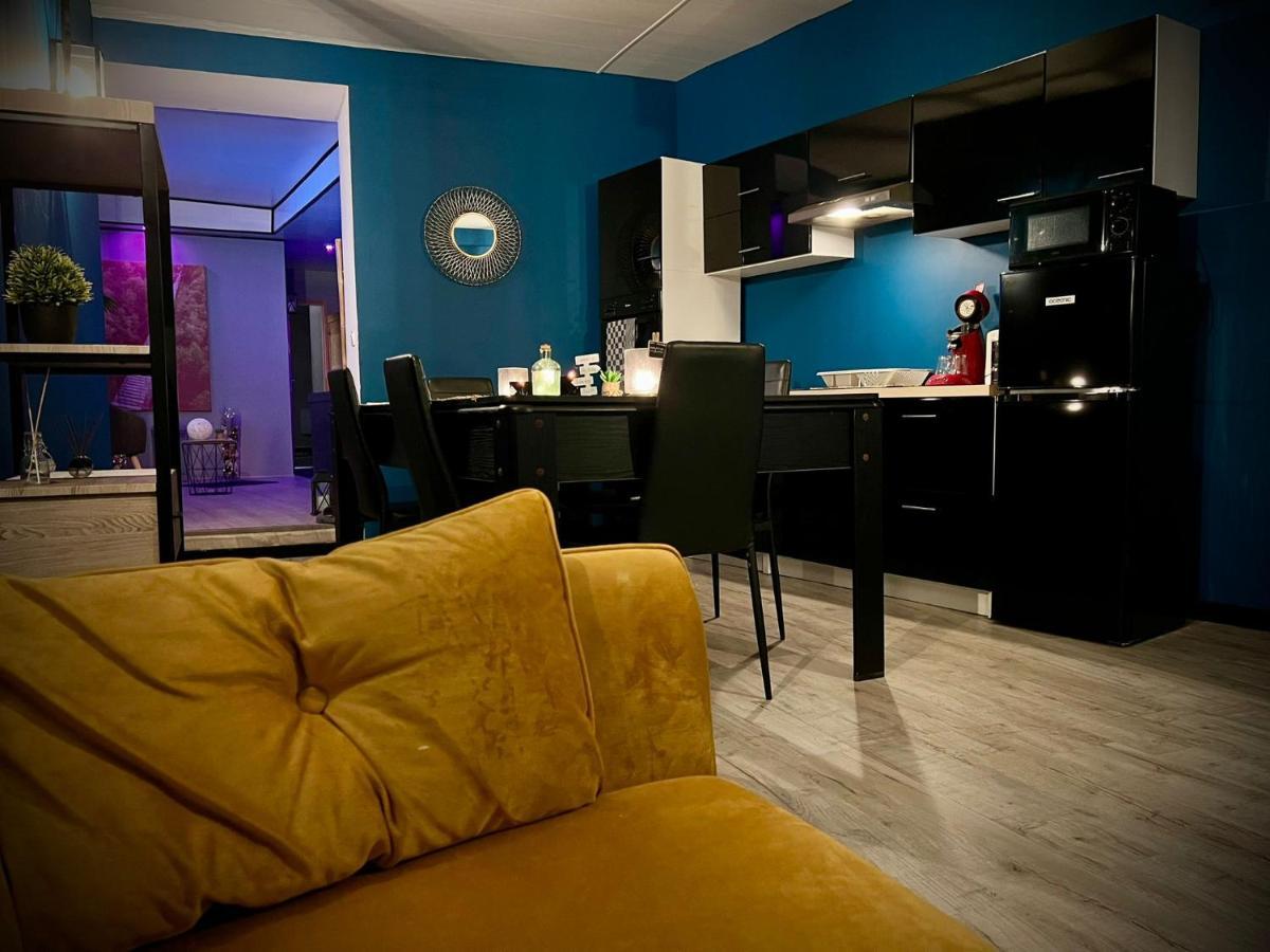 Logement Privatif Avec Jacuzzi Apartment Bergues Luaran gambar
