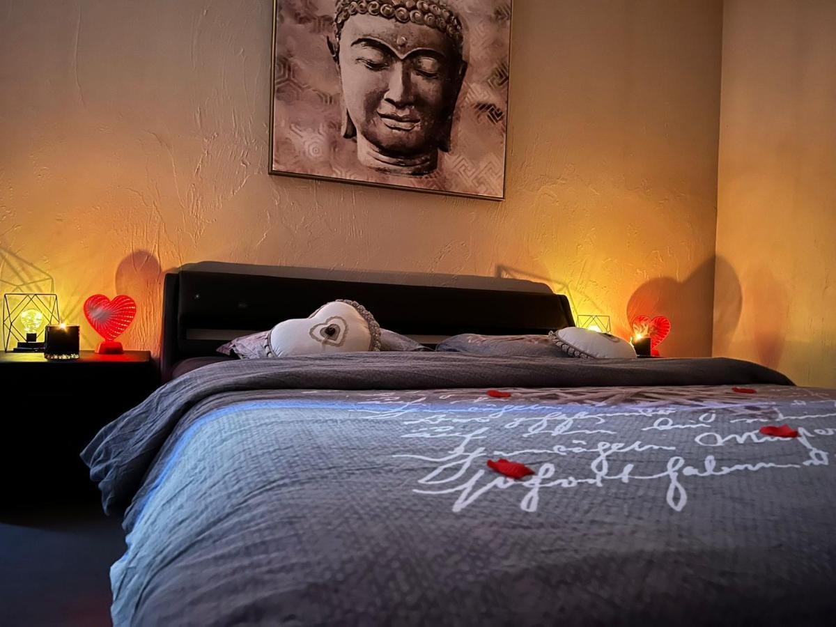 Logement Privatif Avec Jacuzzi Apartment Bergues Luaran gambar