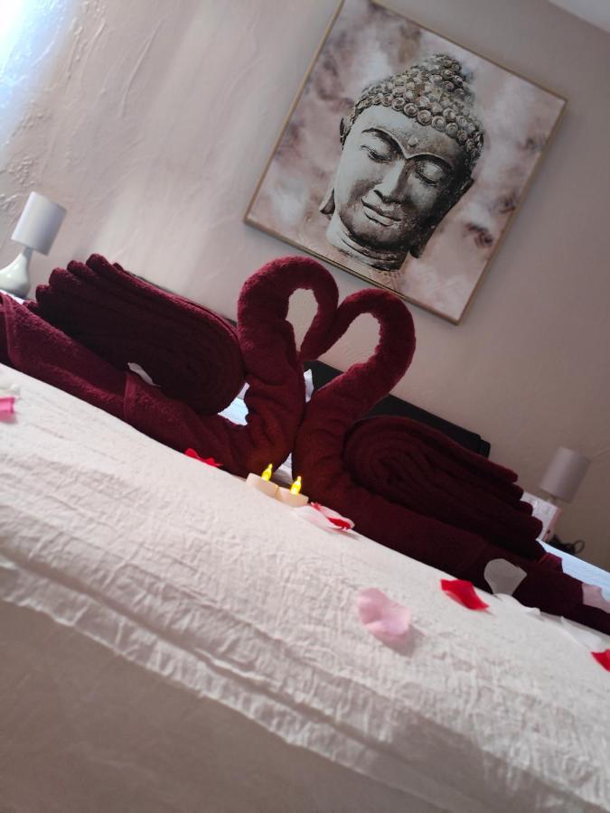 Logement Privatif Avec Jacuzzi Apartment Bergues Luaran gambar